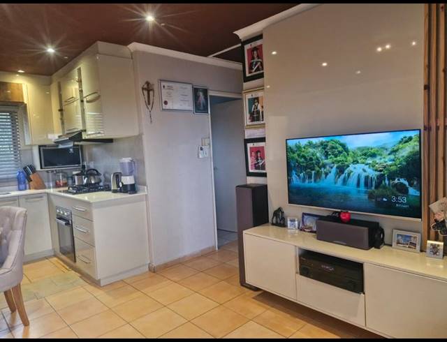 2 BEDROOM TOWNHOUSE FOR SALE IN BELLAIR